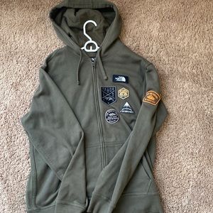COPY - The North Face - Men Patch Hoodie, Size Large